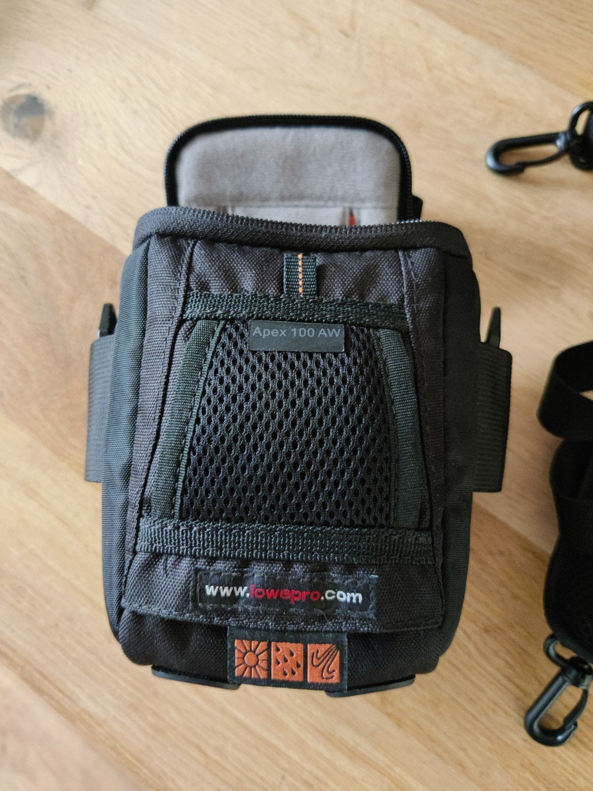 Lowepro Apex 100 AW cameratas., Lowepro, Ophalen of Verzenden, Zo goed als nieuw, Zwart