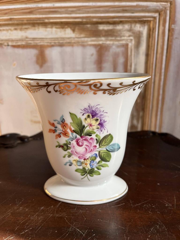Herend Hungary vaasje floraal decor, Antiek en Kunst, Ophalen of Verzenden