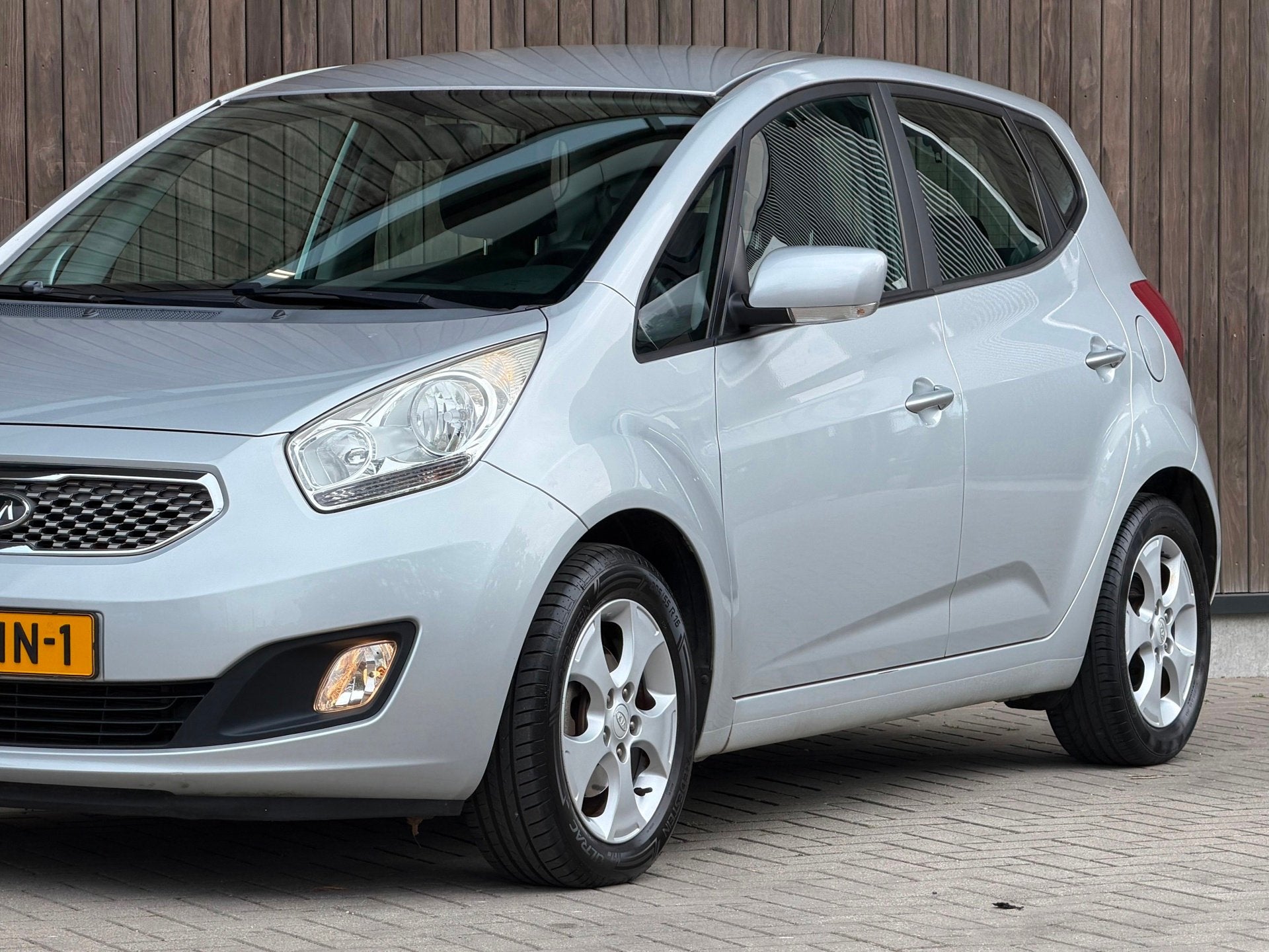 Kia Venga 1.6 CVVT X-ecutive / Automaat / 24.731 KM / NAP /, Auto's, Kia, 4 cilinders, Leder en Stof, Origineel Nederlands, Bedrijf