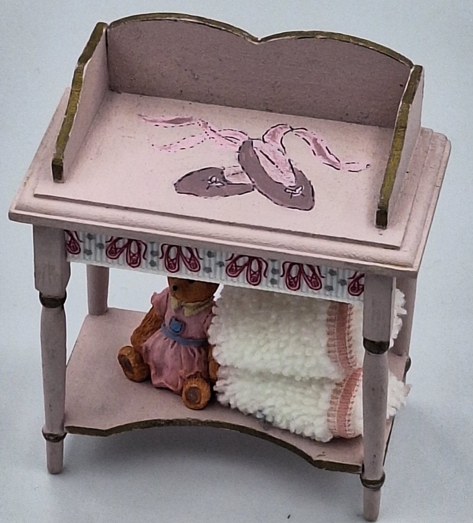 Beschilderde commode voor het poppenhuis, Ophalen of Verzenden, Poppenhuis