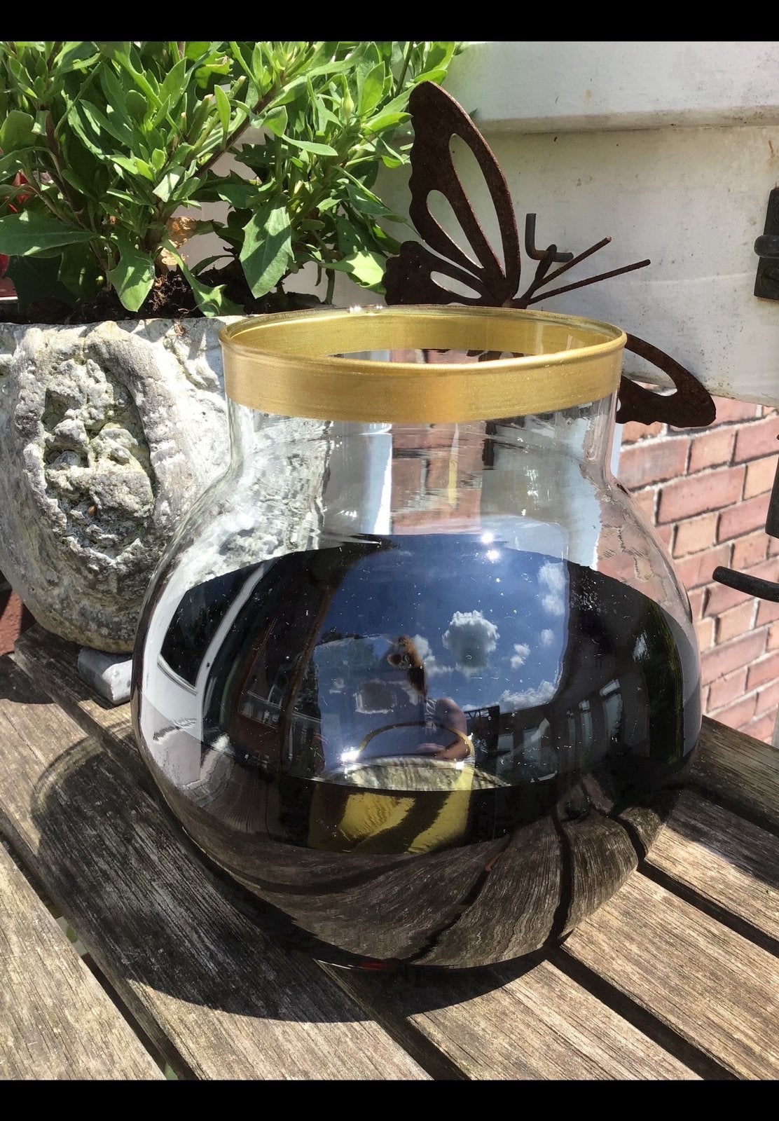 Glazen vaas v. ongeveer 17 centimeter hoog glas, zwart, goud, Huis en Inrichting, Ophalen of Verzenden, Zo goed als nieuw