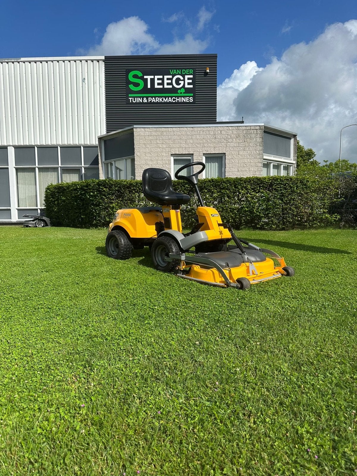 Stiga Compact 15,5 pk 95 maaidek Hydrostaat Zo goed als nieu, Ophalen, Gebruikt, Elektrische starter, 90 tot 120 cm
