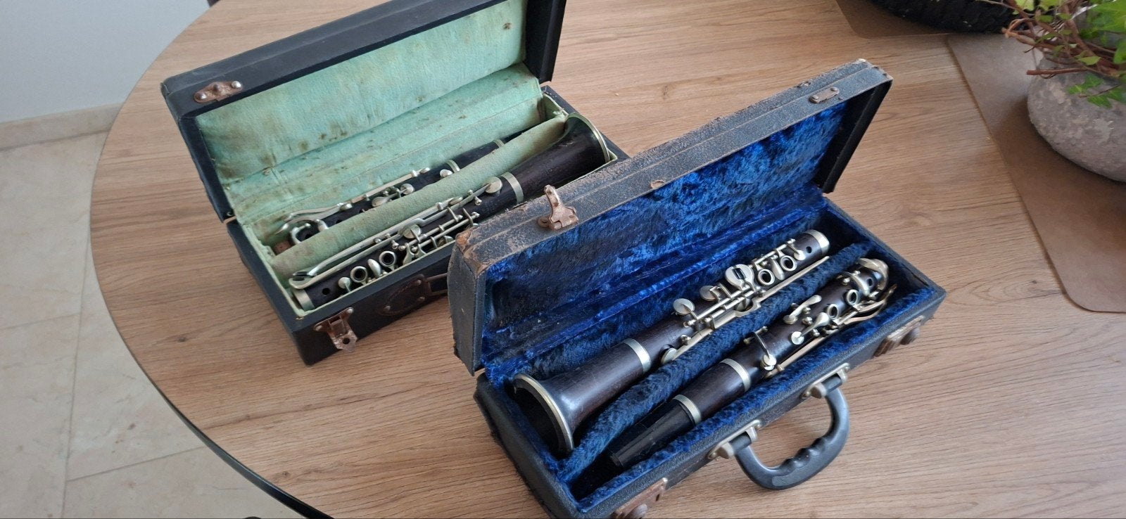 2 oude klarinetten, Muziek en Instrumenten, Blaasinstrumenten | Klarinetten, Ophalen of Verzenden, Gebruikt, Hout