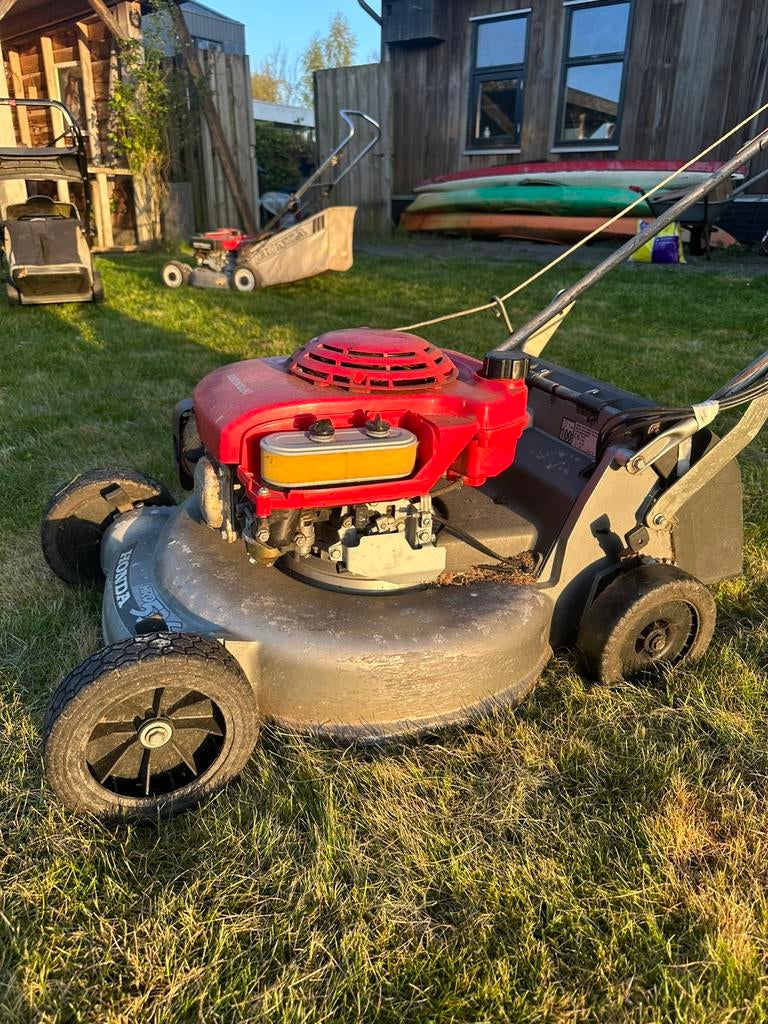2x honda gradmaaier, Ophalen, Gebruikt, Benzine-grasmaaier
