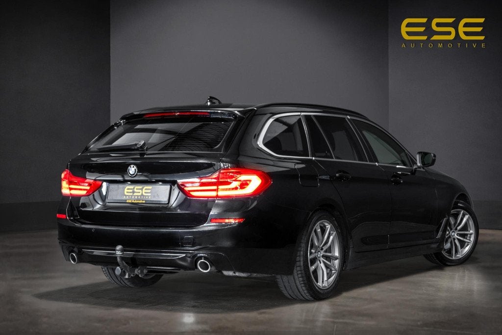 BMW 5-serie Touring 520i Executive | Trekhaak | Navigatie |, Auto's, BMW, Automaat, 1998 cc, Euro 6, 4 cilinders