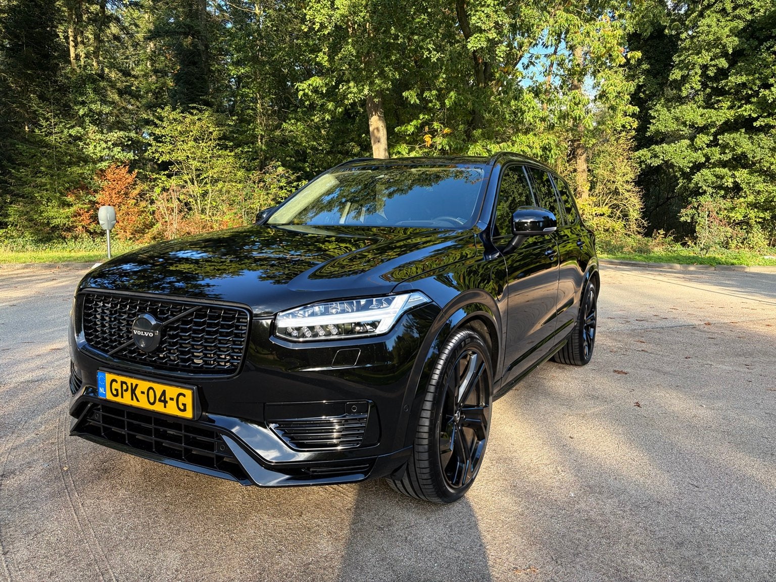 Volvo XC90 T8 Twin Engine AWD Plug-in Hybrid 455pk 7P 2024, 4 cilinders, 1969 cc, 7 stoelen, Zwart