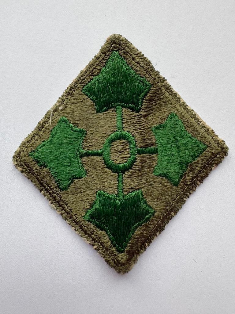 WW2 US 4th Infantry Division “Ivy Division” Shoulder Patch, Verzamelen, Militaria | Tweede Wereldoorlog, Ophalen of Verzenden