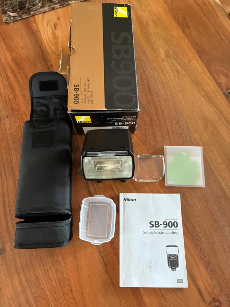 Nikon SB-900 flitser, Ophalen of Verzenden, Gebruikt, Nikon, Kantelbaar