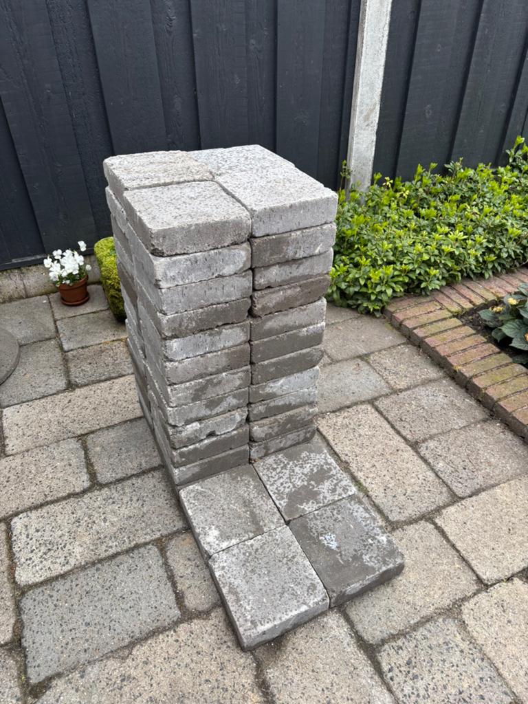 52   stuks NIEUWE  20 x 20 x 6 cm tegels/ stenen te koop, Ophalen, Keramiek, Nieuw, 20 tot 40 cm