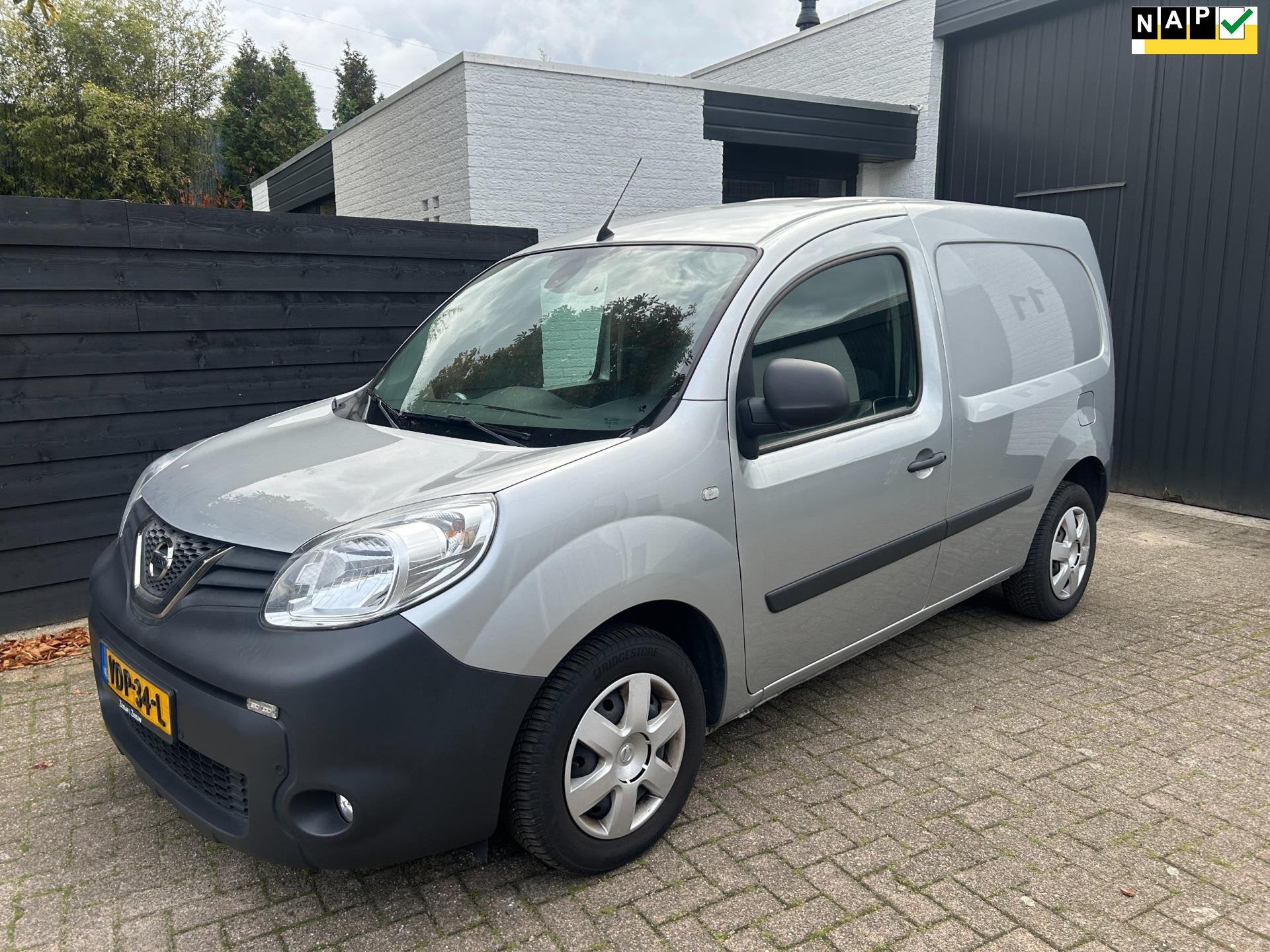 Nissan NV250 1.5 dCi 95 L1H1 Acenta, MARGE, Navi, Camera EUR, Voorwielaandrijving, Dealer onderhouden, Stof, Gebruikt