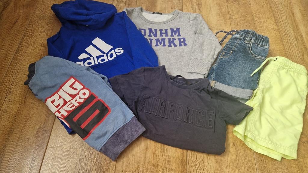 Kledingpakket maat 104: Adidas, Big Hero 6, Airforce en meer, Ophalen of Verzenden, Gebruikt, Jongen, Setje