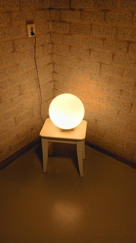matglazen bol tafellamp, Ophalen, Zo goed als nieuw, Glas, Modern