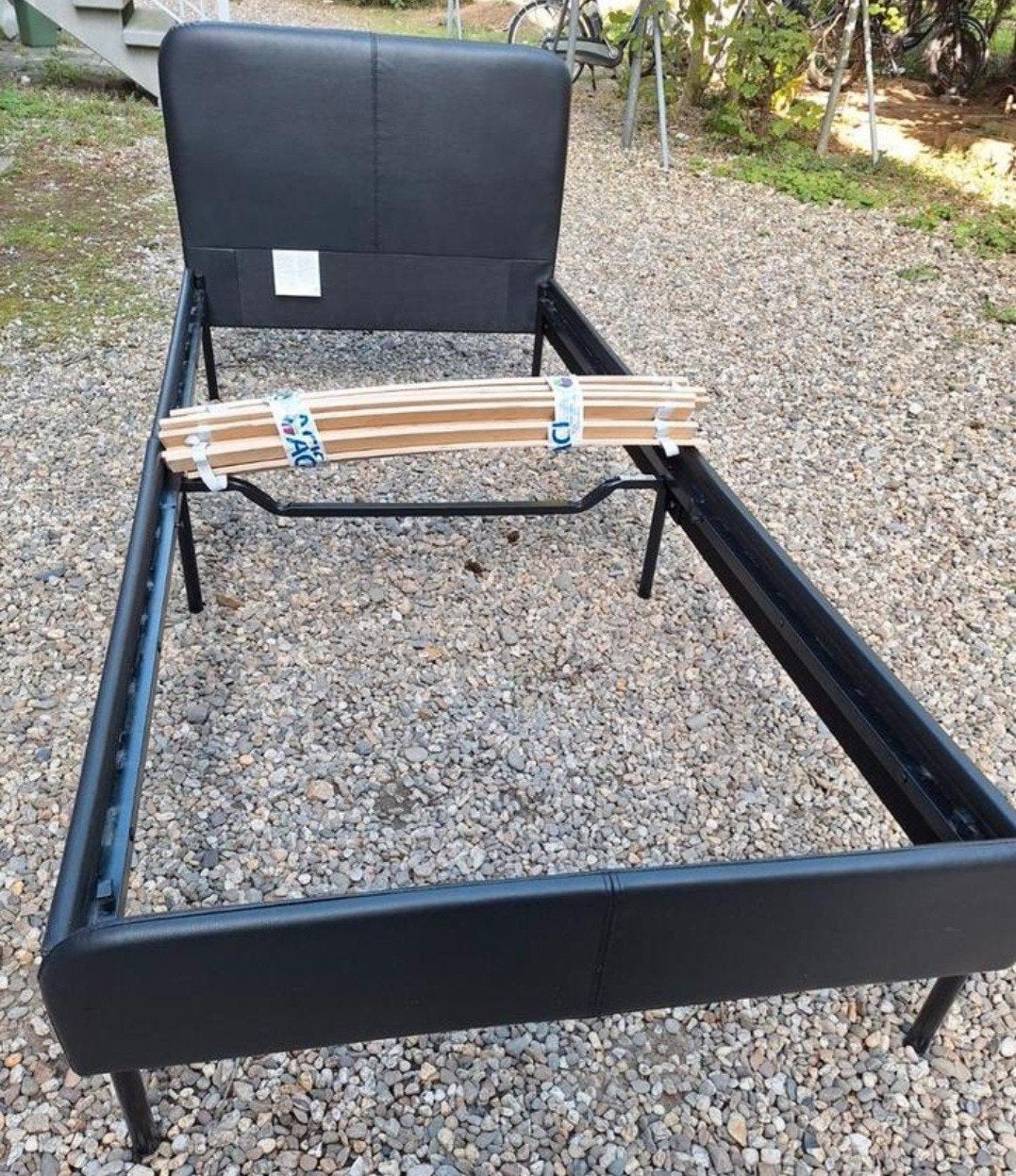 Bed 90x200cm, Ophalen, Zo goed als nieuw, Overige materialen