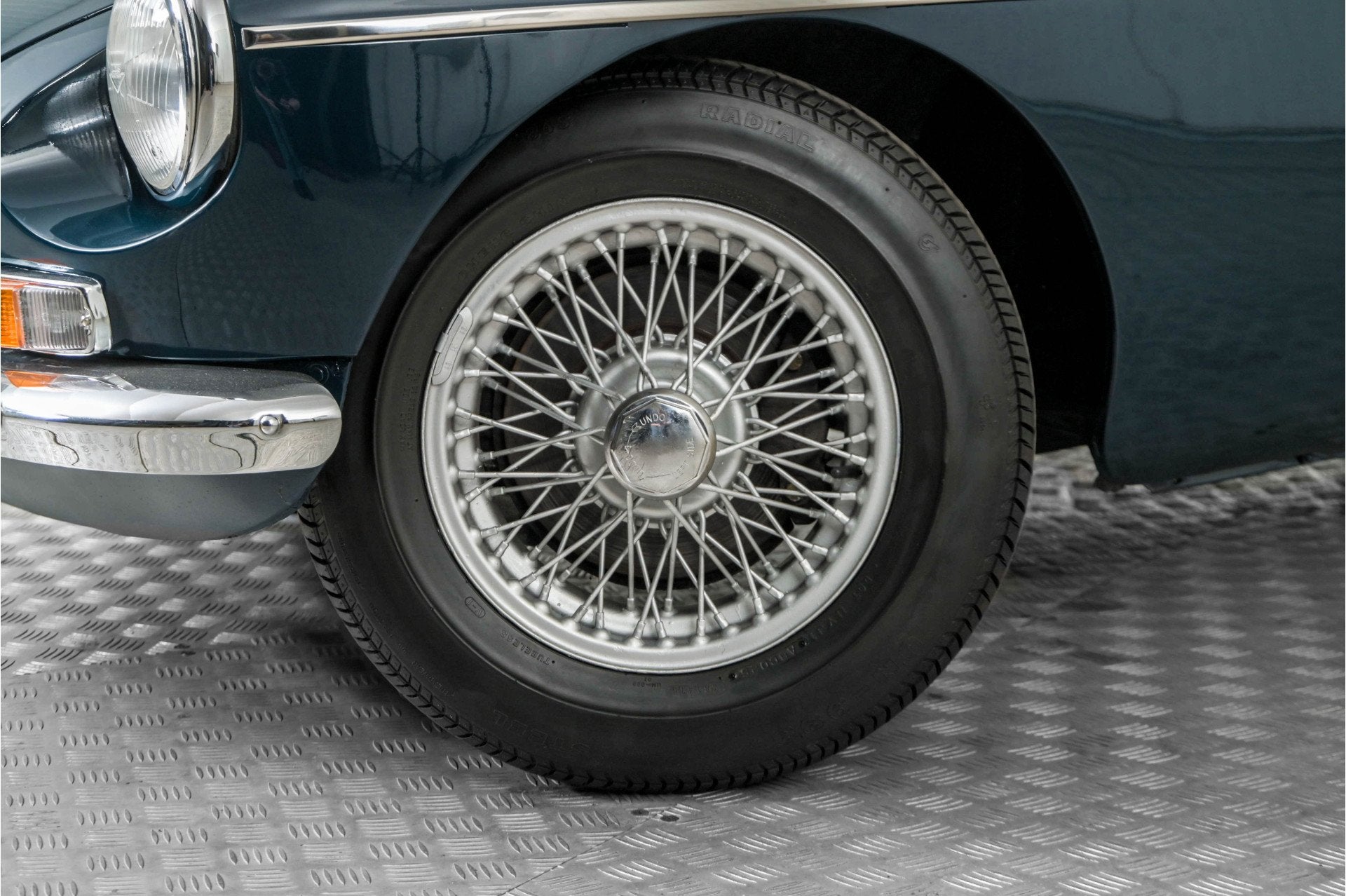 MG B GT Overdrive . (bj 1972), foto 4