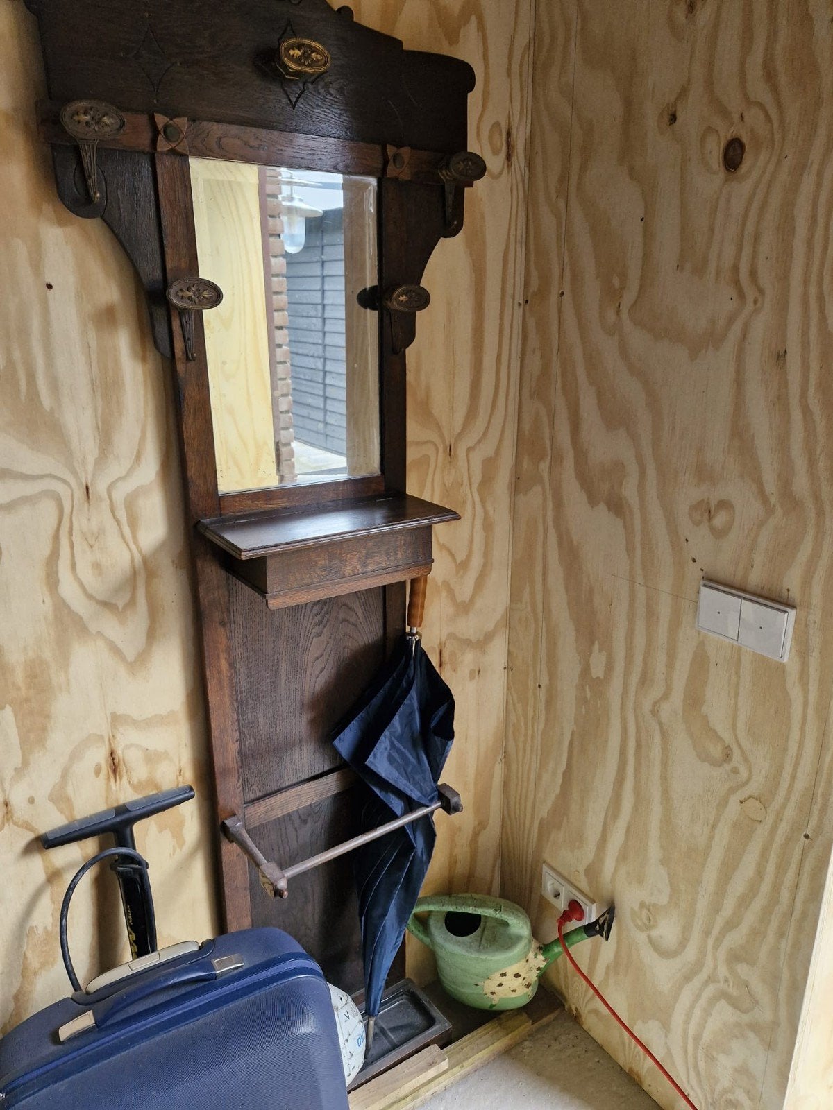 Antieke houten kapstok met spiegel en paraplubak, Gebruikt, 150 tot 200 cm, Hout, Ophalen