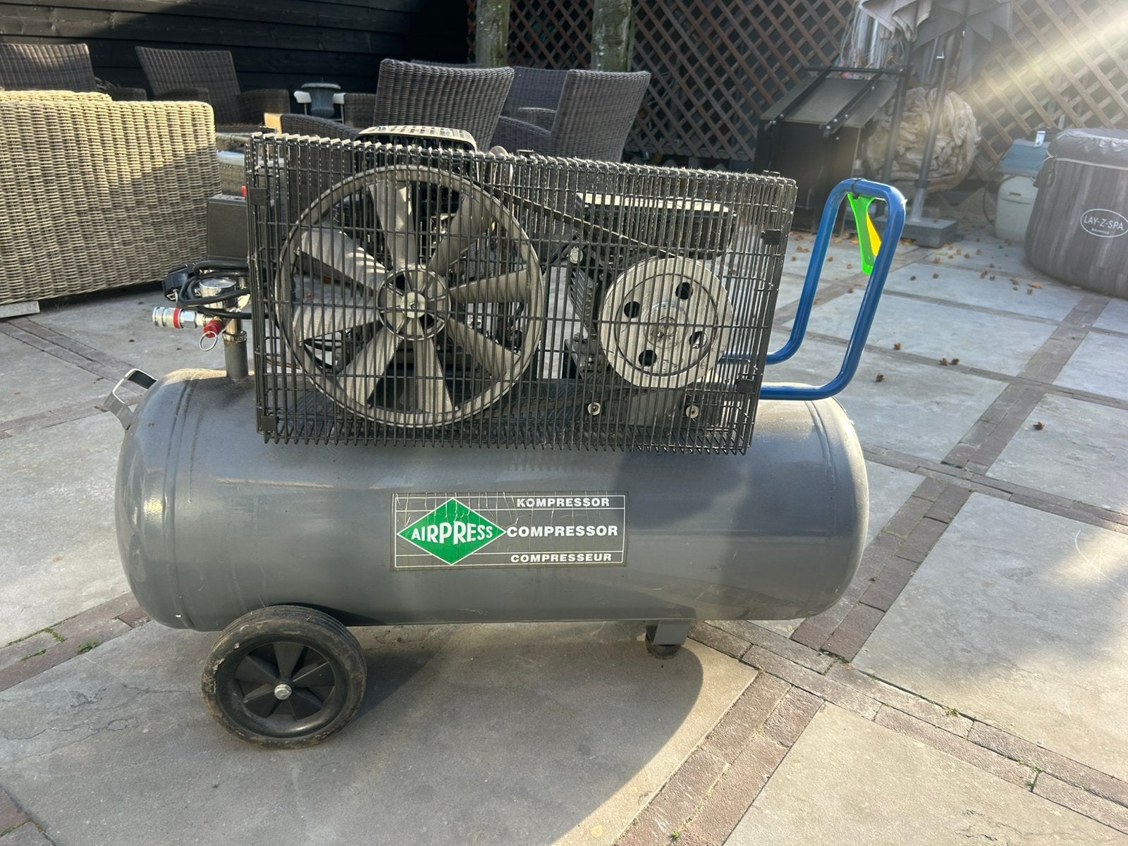 Airpress compressor 100 liter, 100 liter of meer, Ophalen, Zo goed als nieuw