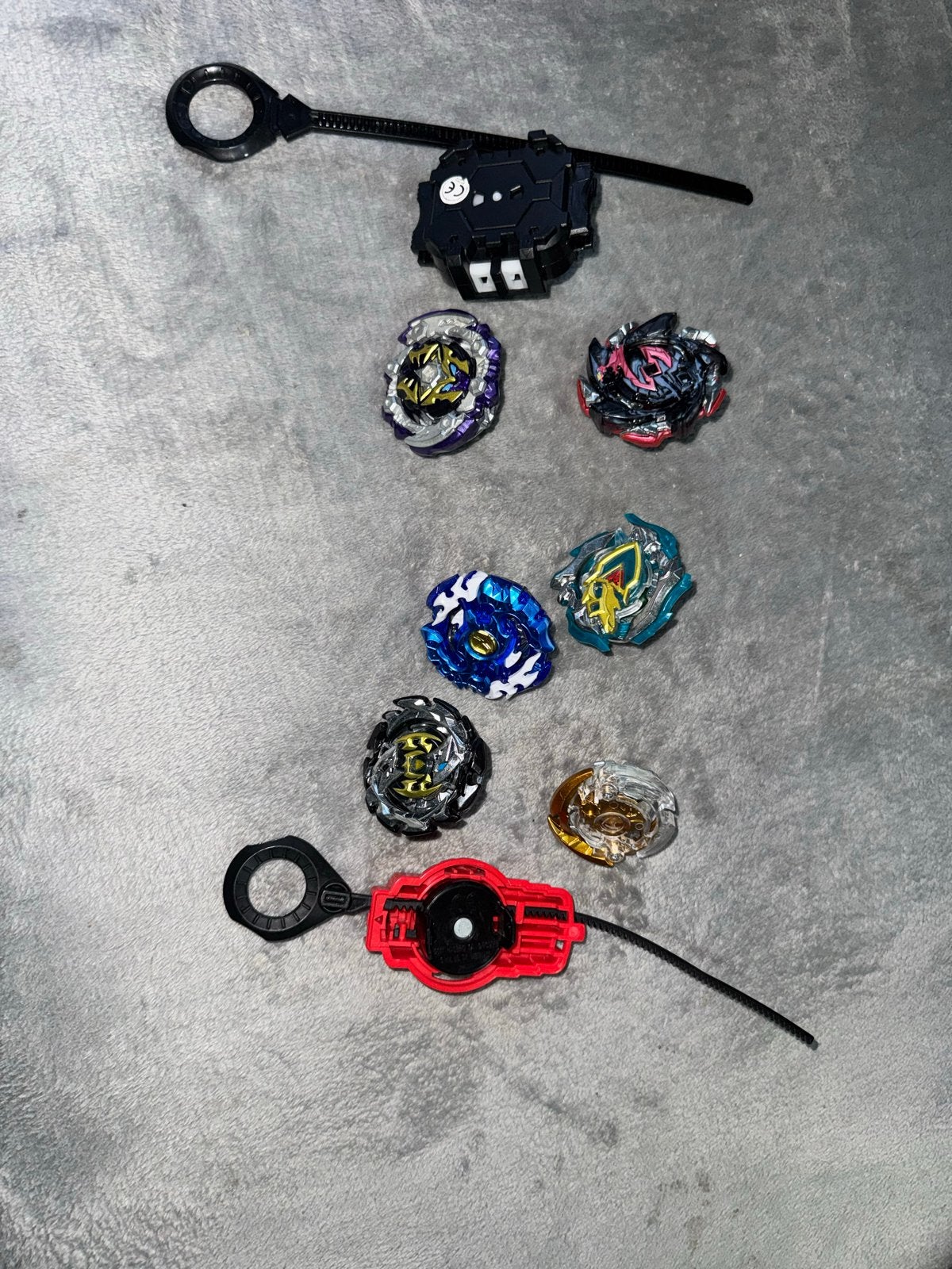 Beyblade Burst Set met 6 Beyblades en 2 Launchers, Ophalen, Gebruikt, Jongen of Meisje
