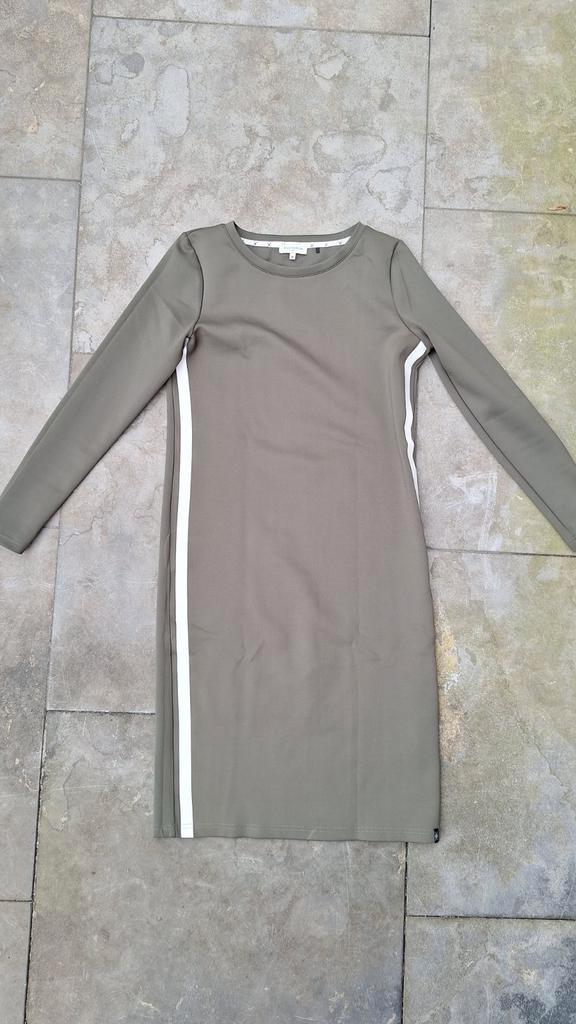 Groene Jurk ZGAN Silvercreek maat M, Kleding | Dames, Jurken, Zo goed als nieuw, Maat 38/40 (M), Groen, Knielengte, Ophalen of Verzenden