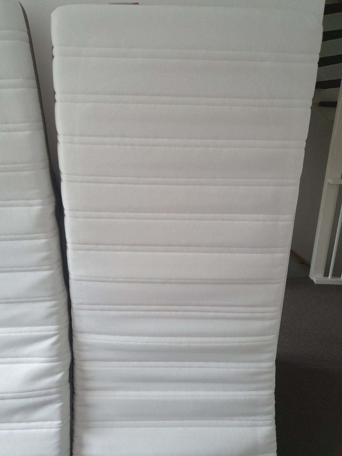 2x IKEA MALVIK Matras - Zo goed als nieuw, Huis en Inrichting, Ophalen, 90 cm, Eenpersoons, Zo goed als nieuw