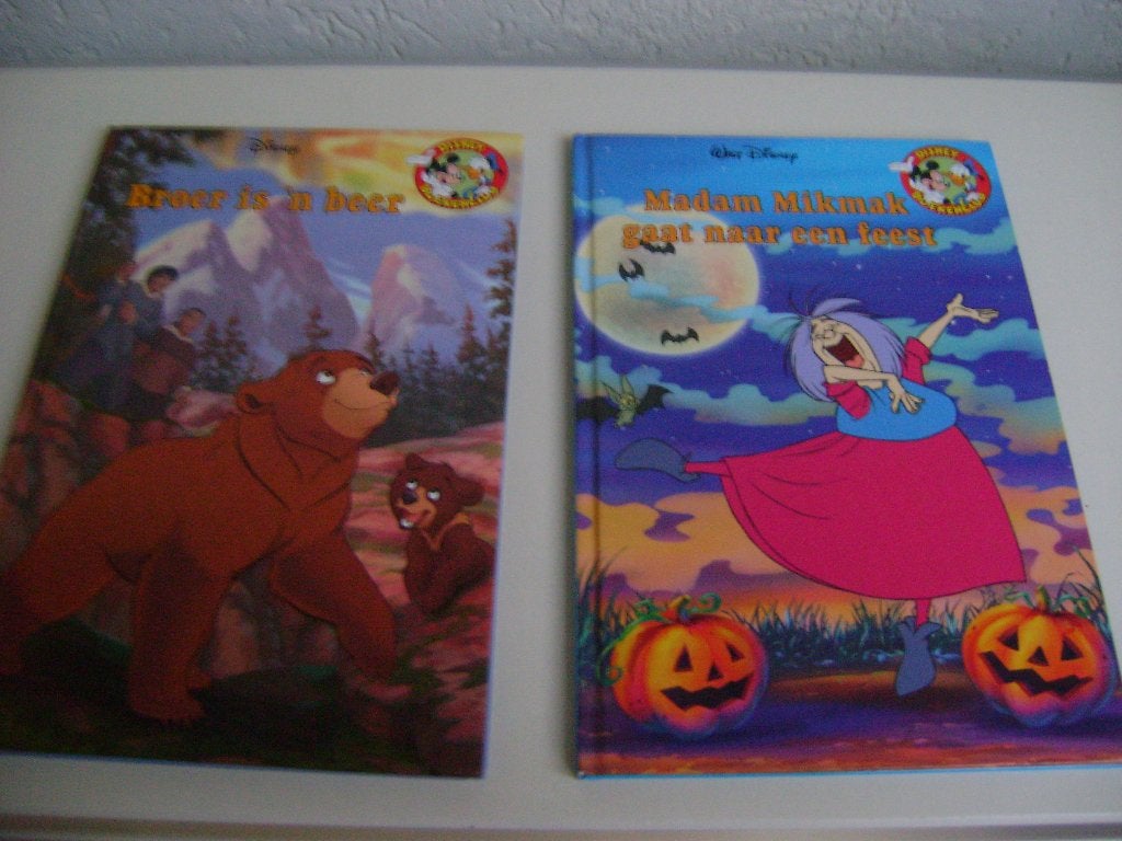 2 disney boekjes madame mikmak en broer beer, Ophalen of Verzenden, Overige figuren, Zo goed als nieuw, Overige typen