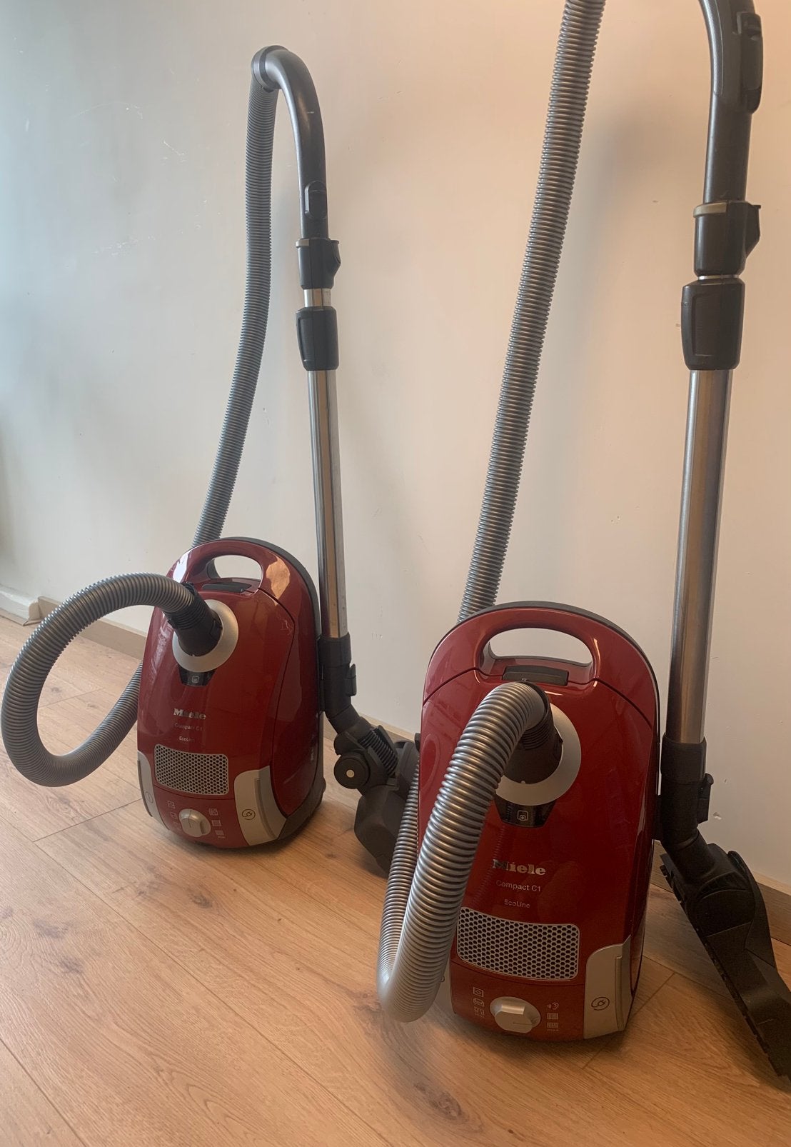 2x Miele C1 stofzuiger Ecoline, Refurbished, Geschikt voor harde vloeren, Miele, Sledestofzuiger
