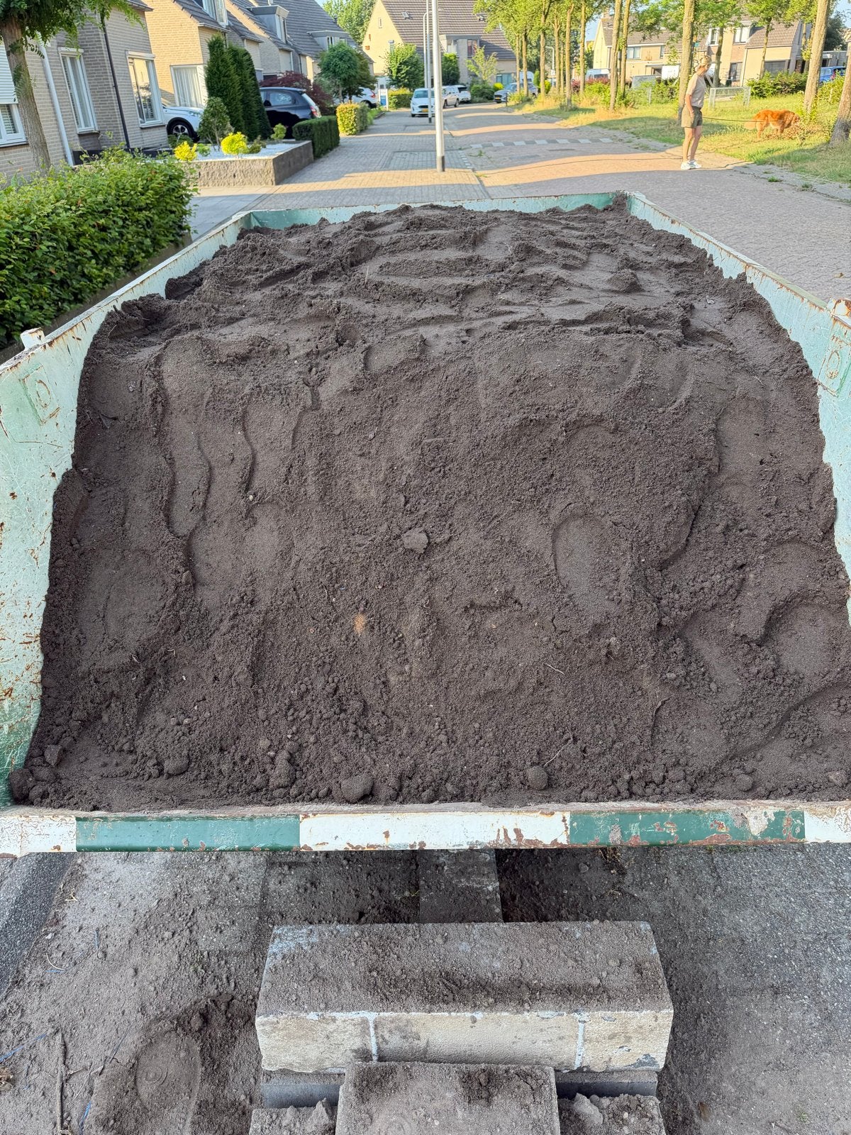 GRATIS: 3m3 zwart zand gratis af te halen, Tuin en Terras, Zand, Ophalen, Gebruikt, Ophoogzand