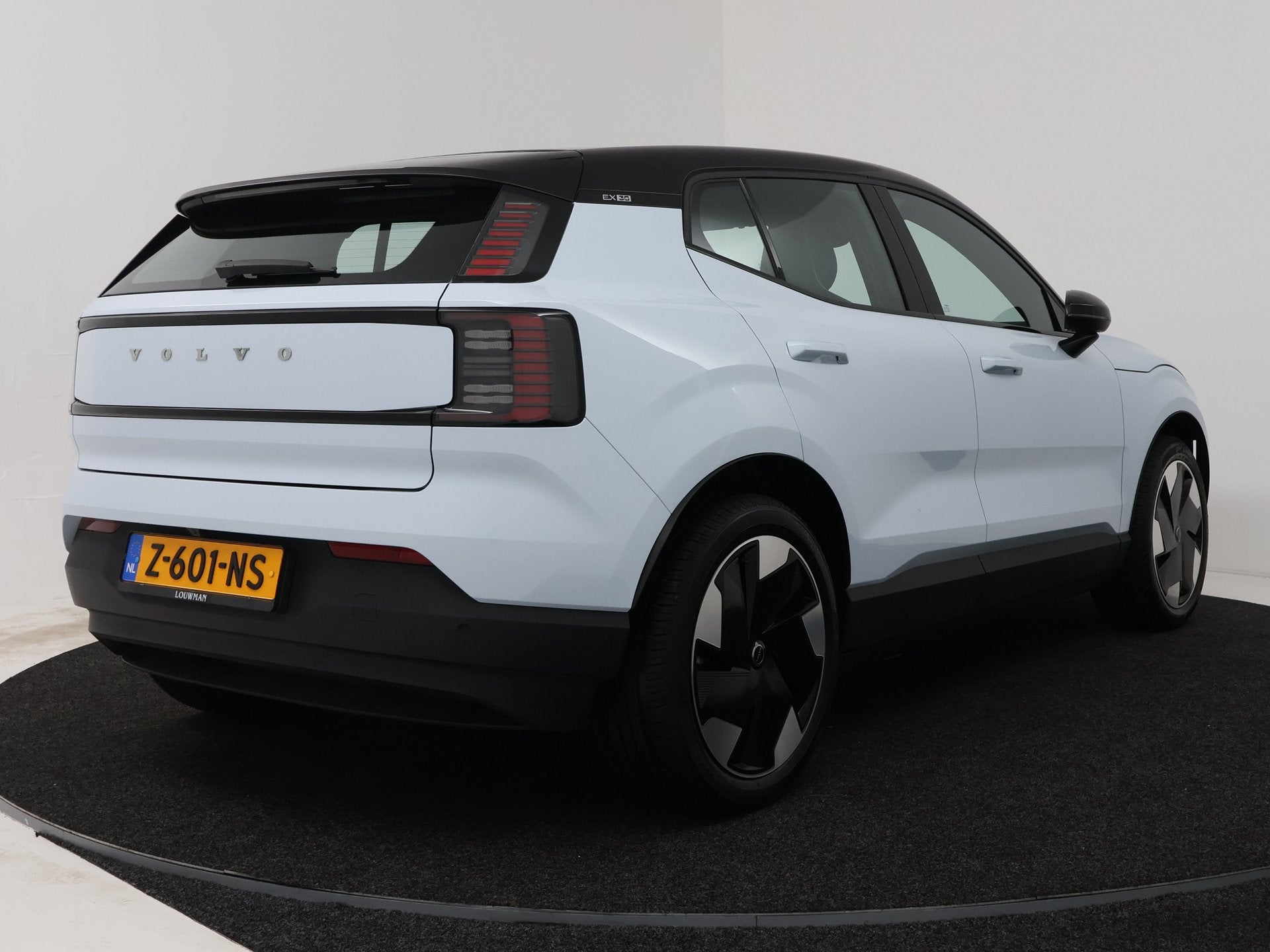 Volvo EX30 Single Motor Extended Range Plus 69 kWh | Harman, Auto's, Automaat, Gebruikt, Zwart, Blauw