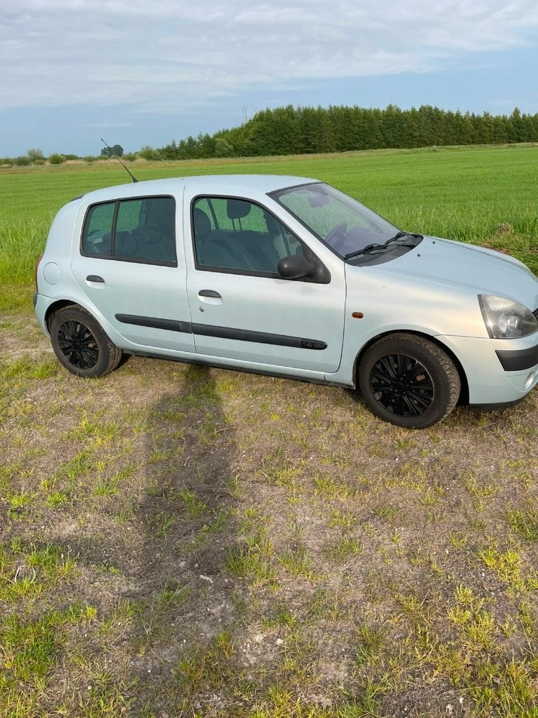 Renault Clio 1.4 16V Expr 5DR AUT 2005 2002 Grijs, 1005 kg, Stof, 40 €/maand, Beige