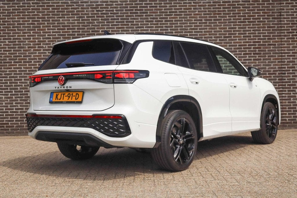 Volkswagen Tayron 1.5 eHybrid 204pk R-Line Edition | Panoram, Auto's, Volkswagen, 12 maanden, Stof, 4 cilinders, 150 min