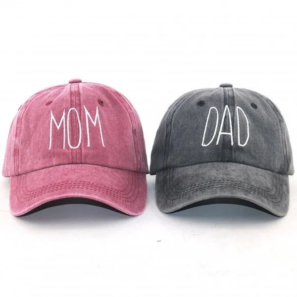 Set met 1 cap Mom en 1 cap Dad