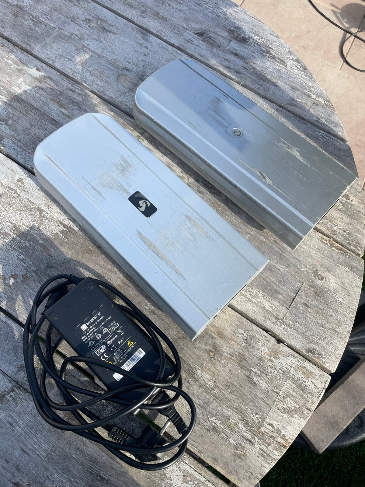 Phylion Accell Li-Ion Accu met lader en extra accu, Verzenden, Gebruikt