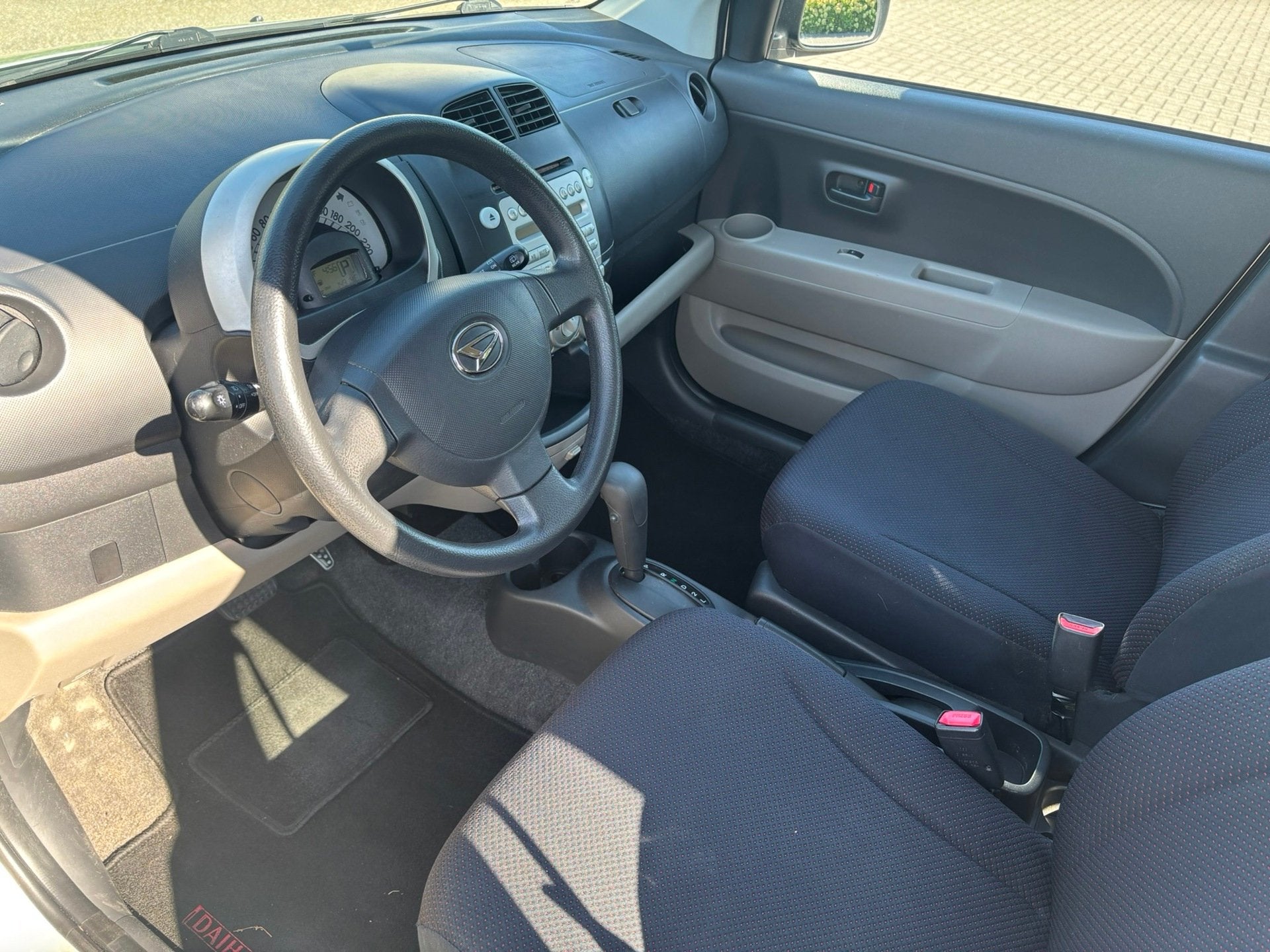 Daihatsu Sirion 2 1.3-16V Comfort Automaat, Auto's, Daihatsu, Stof, 4 cilinders, Beige, Bedrijf