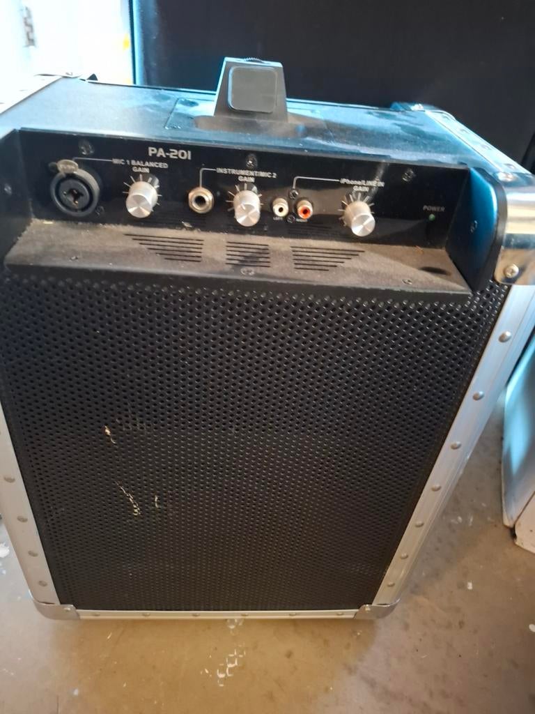 Skytech PA-201 IPOD VERSTERKER TROLLIE, 60 tot 120 watt, Ophalen, Overige merken, Gebruikt