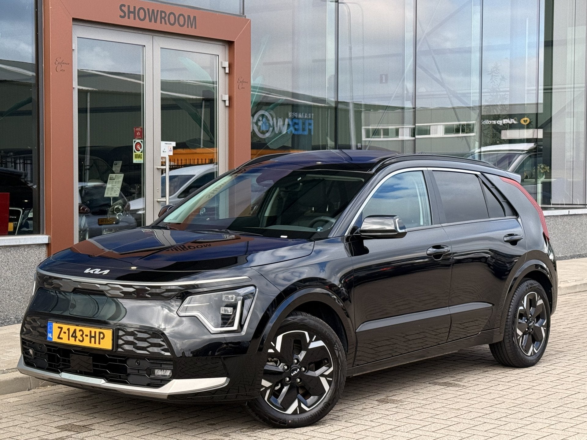 Kia Niro EV ExecutiveLine 64.8kWh | Schuifdak | Warmtepomp, Gebruikt, 750 kg, Adaptive Cruise Control, Zwart