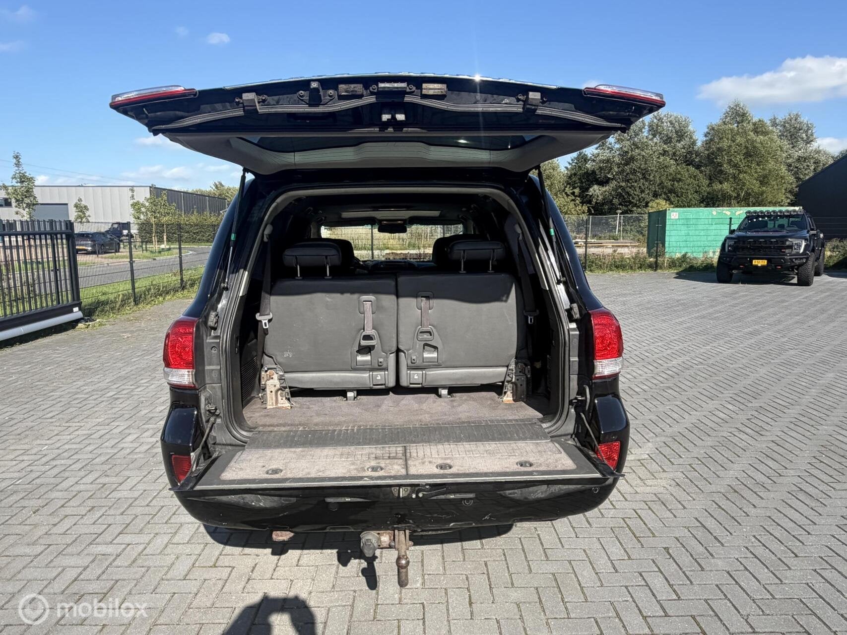 Foto 12 van Toyota LandCruiser V8 4.5 D-4D Executive 7p.