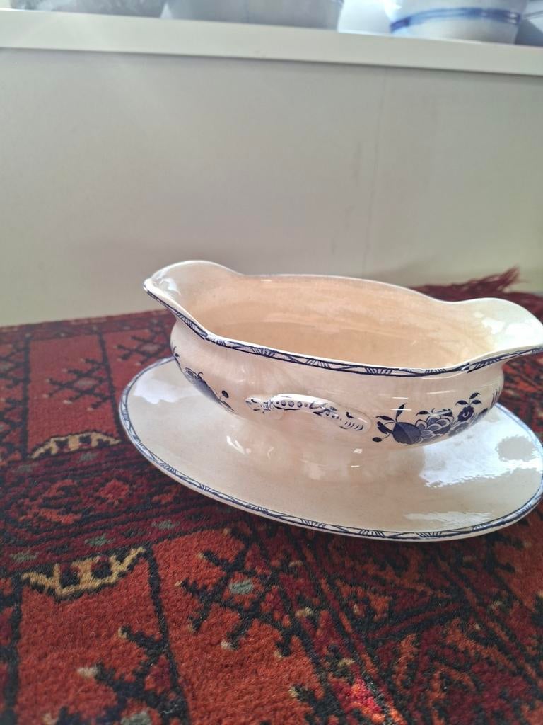 Grand bouquet boch sauschaal, Antiek en Kunst, Antiek | Servies los, Ophalen of Verzenden