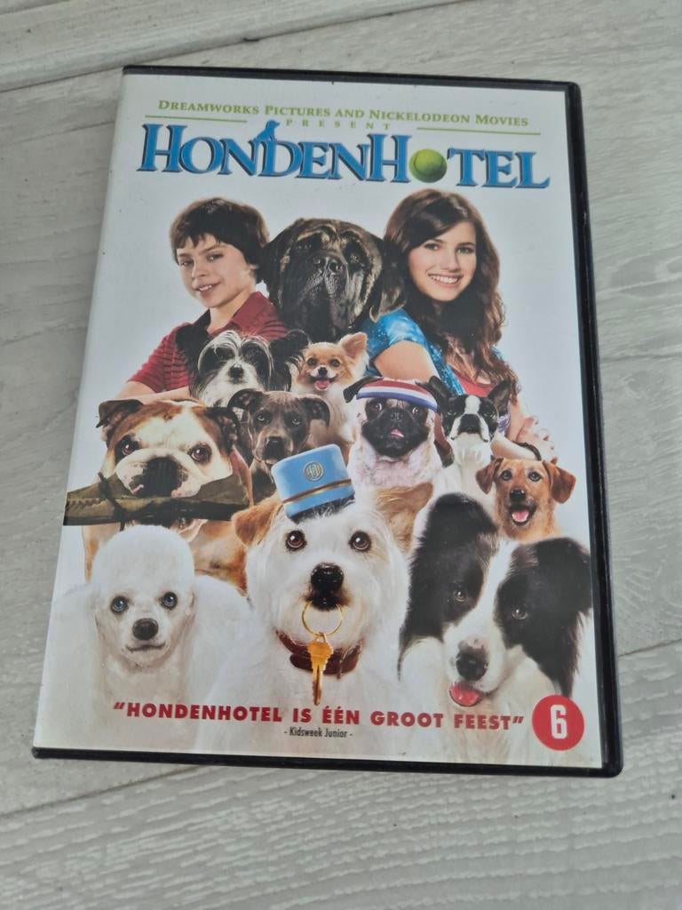 Hondenhotel DVD - Familie Komedie met veel honden, Gebruikt, Ophalen of Verzenden, Komedie, Vanaf 6 jaar