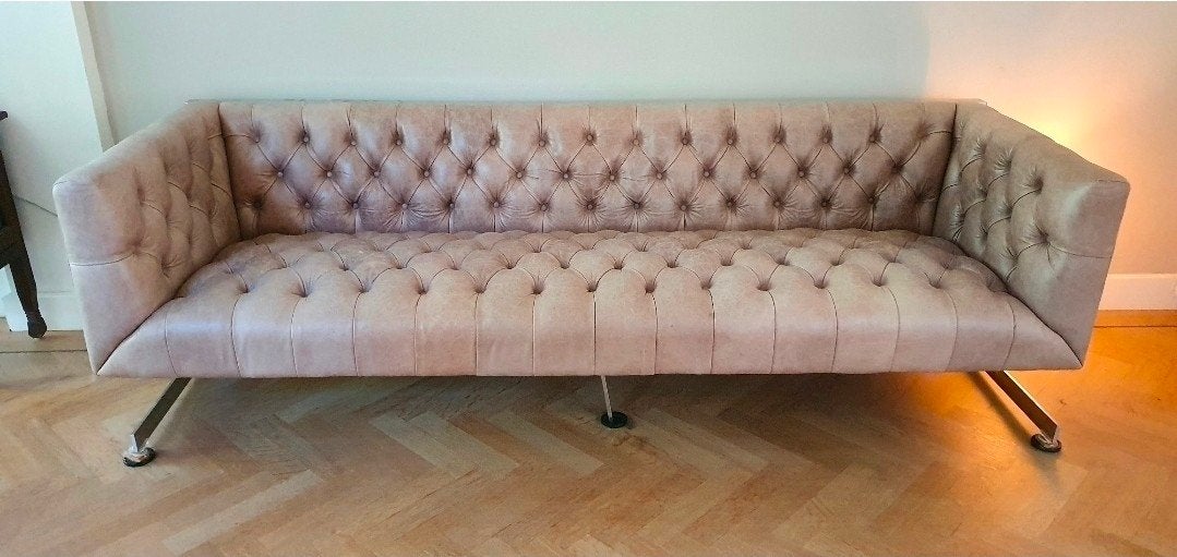 Eichholtz Crawford bank – leer taupe – design sofa, Driepersoons, 75 tot 100 cm, Ophalen of Verzenden, Zo goed als nieuw