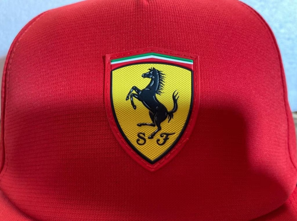 ✅ Ferrari pet Hamilton Leclerc Formule 1 gebogen klep cap, Ophalen of Verzenden, Nieuw, Formule 1