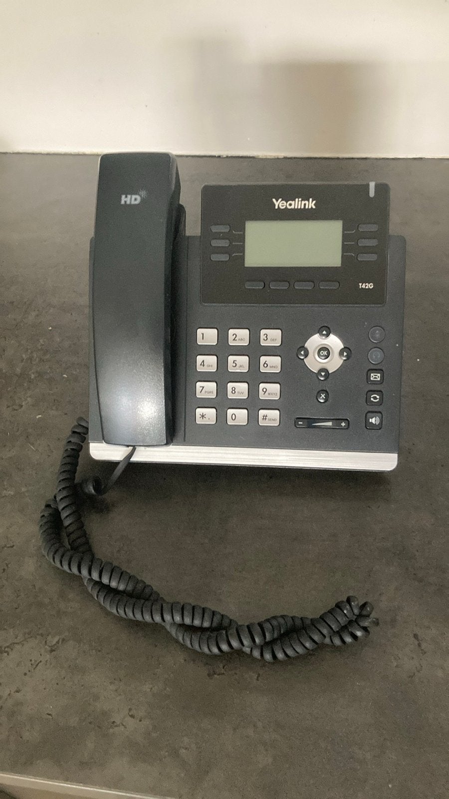 Yealink T42G VoIP Telefoons (2 stuks beschikbaar), Ophalen of Verzenden, Gebruikt, 2 handsets