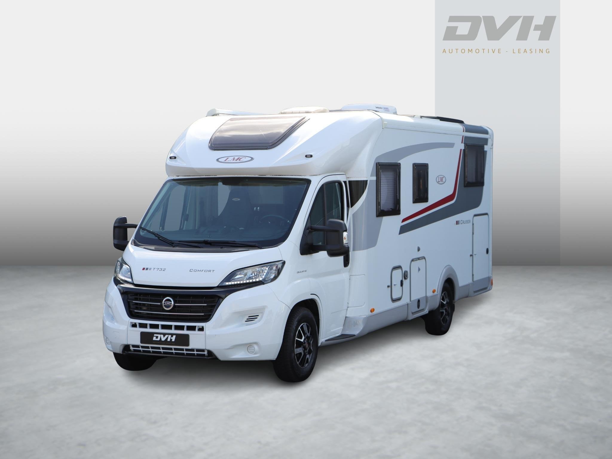 Lmc Cruiser Comfort T732 AIRCO | HEFBED | 1e EIG, Standaard zit, 7 tot 8 meter, Bedrijf, Half-integraal