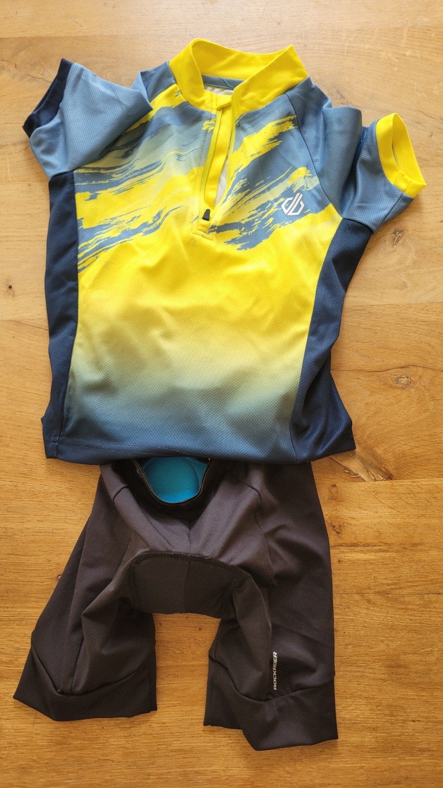 Fietskleding set voor kinderen. Maat: 7-8 jaar (shirt en bro, Kinderen, Overige maten, Ophalen of Verzenden, Bovenkleding