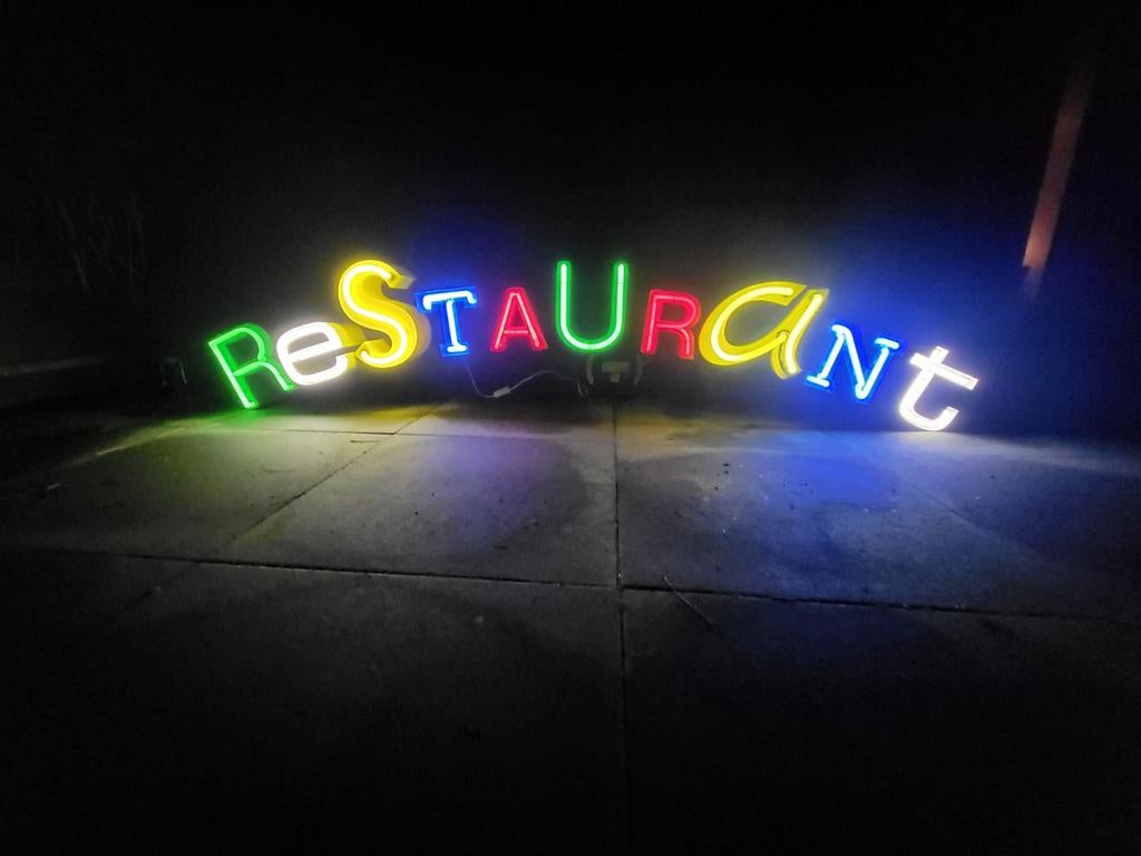 Neon tekst " restaurant " groot reclamebord, lichtreclame., Lichtbak of (neon) lamp, Onbekend, Ophalen of Verzenden, Zo goed als nieuw