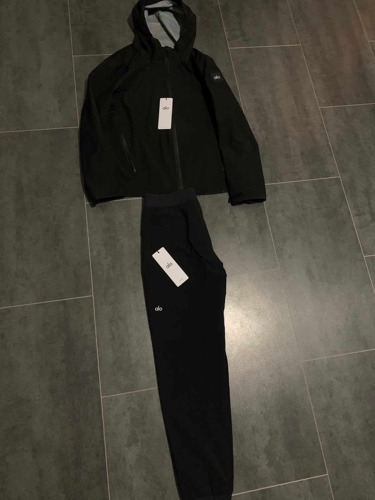 Alo pak, Kleding | Heren, Sportkleding, Ophalen of Verzenden, Zo goed als nieuw, Grijs, Algemeen