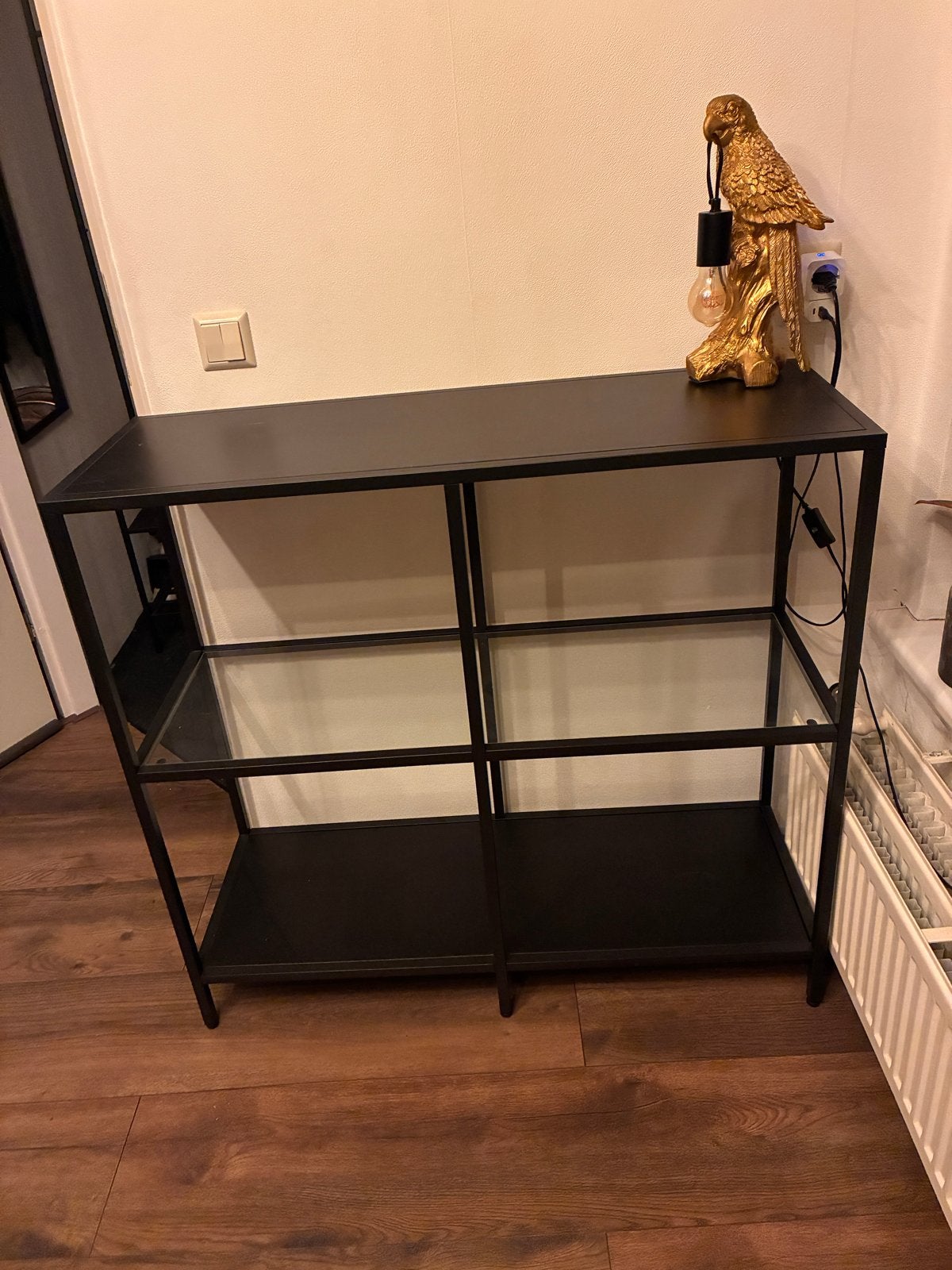 Ikea vitrinekast VITTSJÖ, Ophalen, Met plank(en), Gebruikt, 100 tot 150 cm