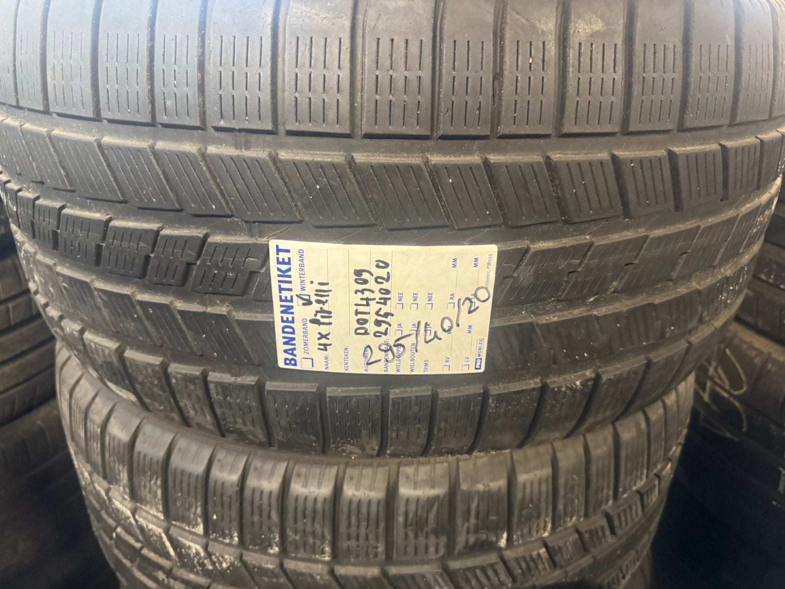 4x Pirelli Scorpion Ice & Snow Winterbanden 295/40/20 110V, 295 mm, Nieuw, Band(en), 20 inch
