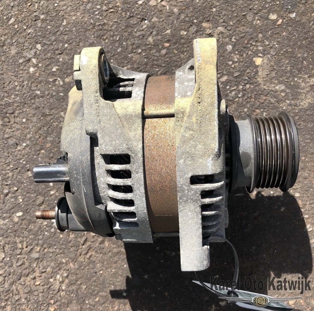 Dynamo Chrysler Voyager / Grand Voyager 2004-2008 2.8 CRD, Gebruikt, -, -, Ophalen of Verzenden