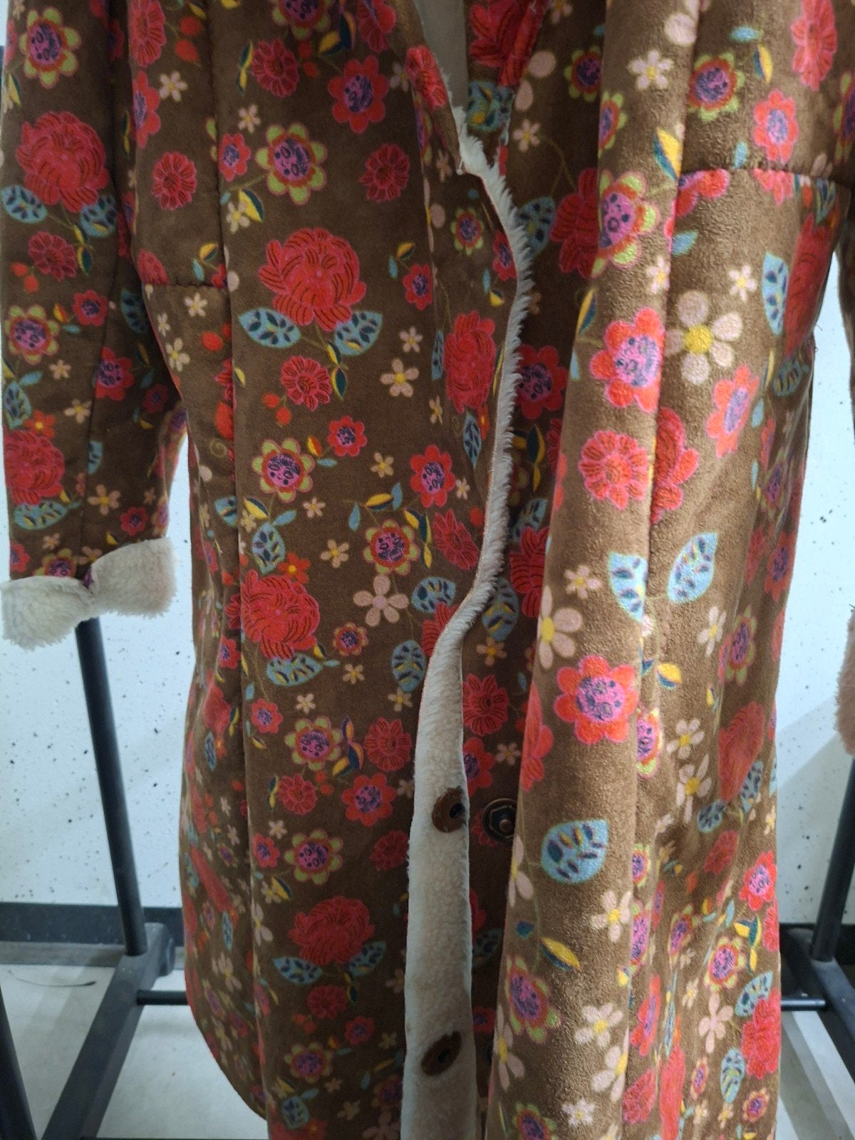 Vintage jas met bloemenprint en teddy voering - 115x58cm, Ophalen of Verzenden, Gedragen, Maat 42/44 (L), Bruin