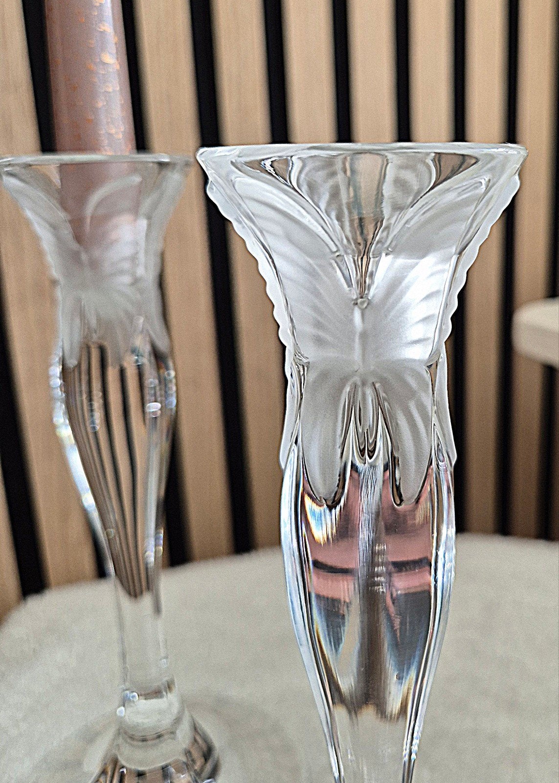2 Kai Yin Lo kristallen ( vlinder ) kandelaars, Ophalen of Verzenden, Zo goed als nieuw, Glas, Kandelaar