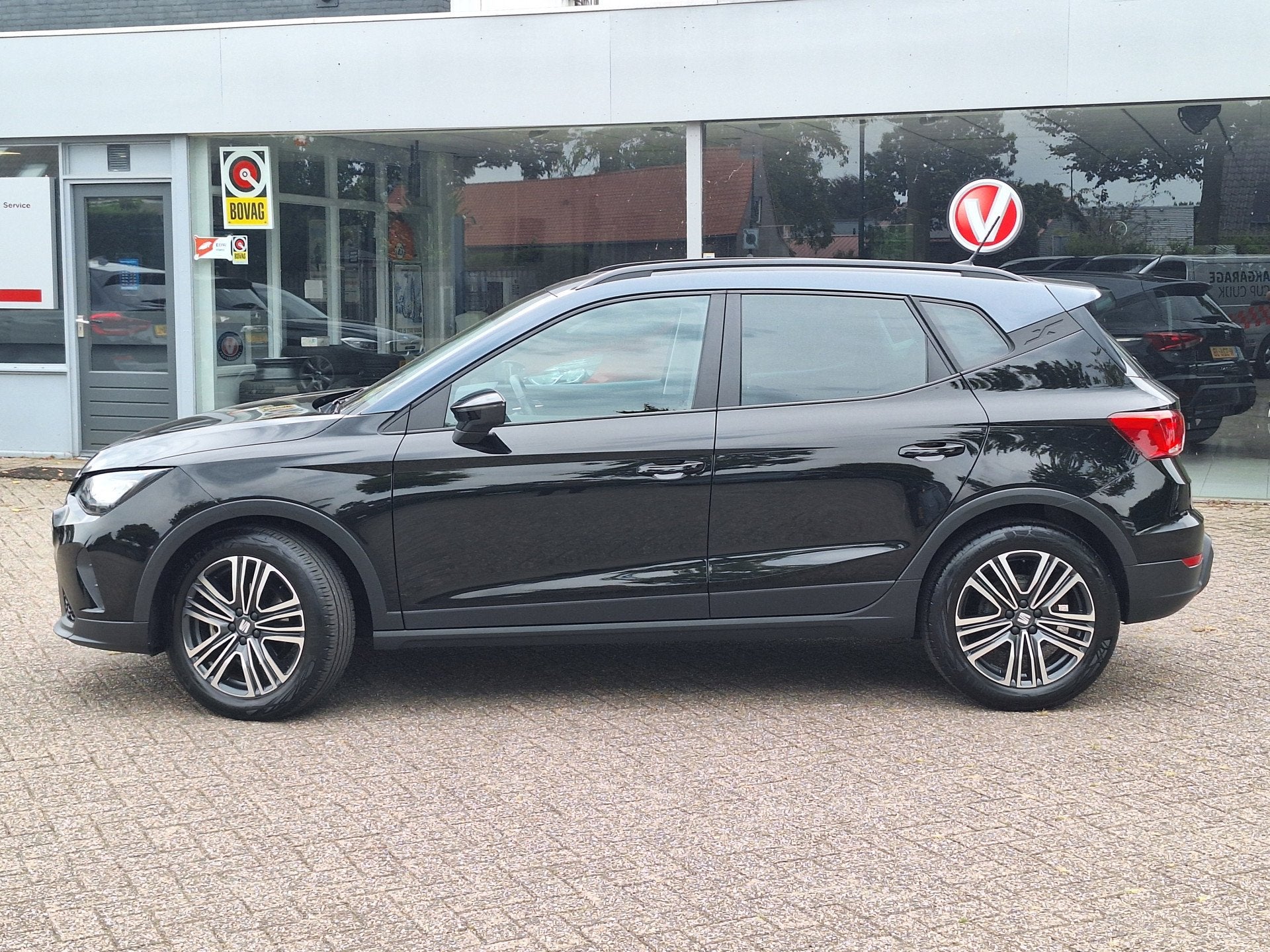 SEAT Arona 1.0 TSI Style Business Intense NAVIGATIE / CRUISE, Auto's, Dealer onderhouden, Stof, Gebruikt, Origineel Nederlands